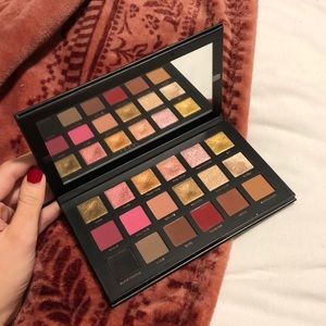 Huda Beauty Rose Gold Palette Remastered